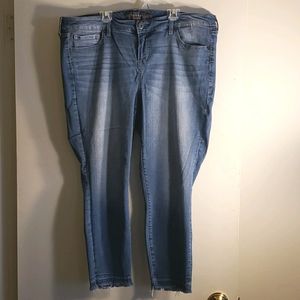 Torrid skinny stretch crop size 18